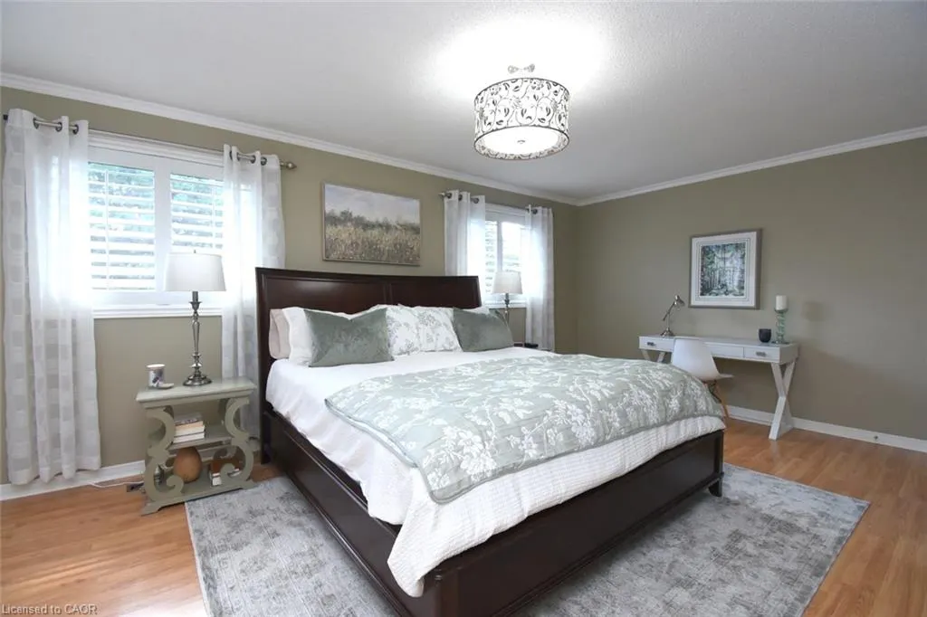 470 Amanda Crescent