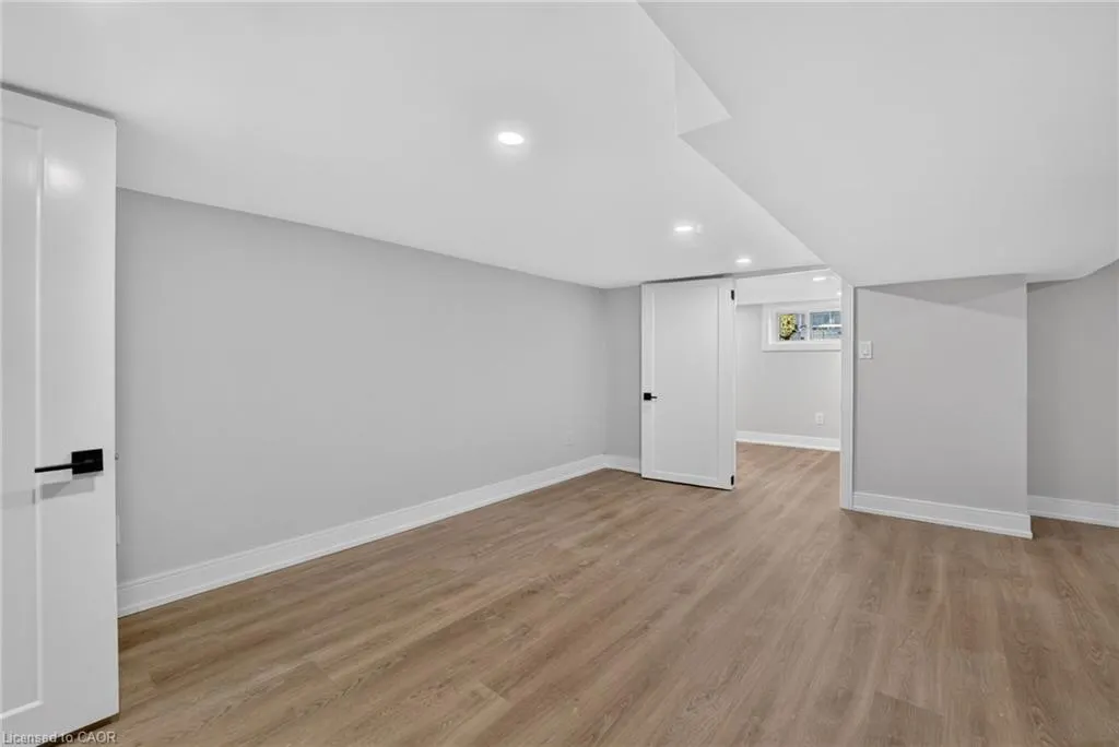 215 Paling Avenue