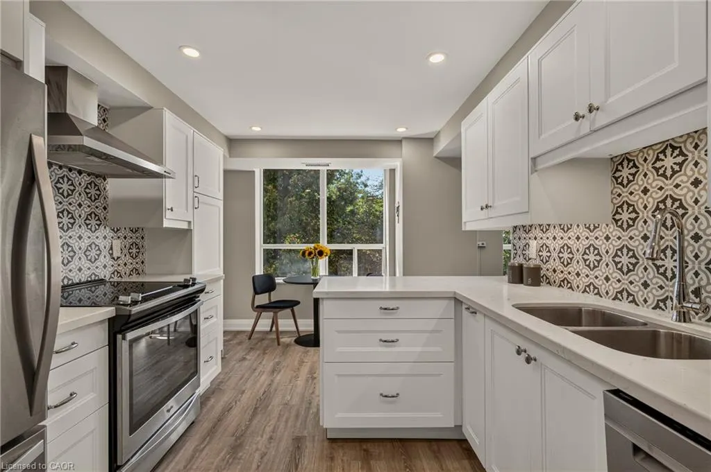 100 Burloak Drive #1303