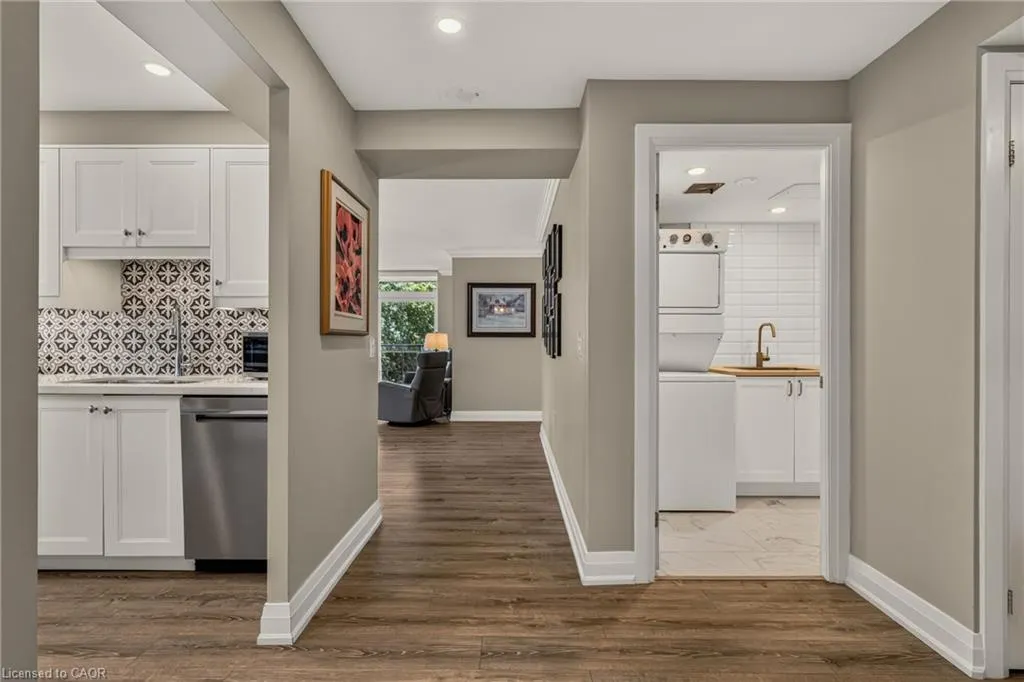 100 Burloak Drive #1303