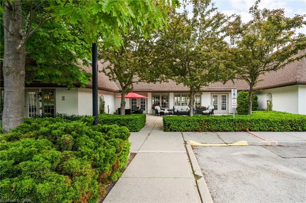 100 Burloak Drive #1303
