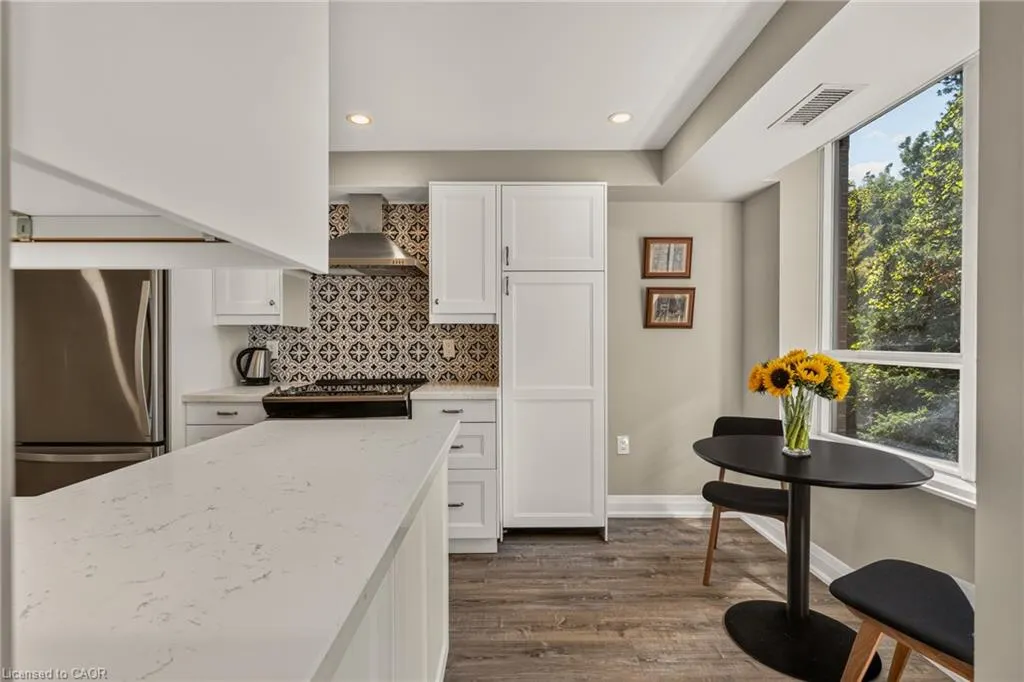 100 Burloak Drive #1303