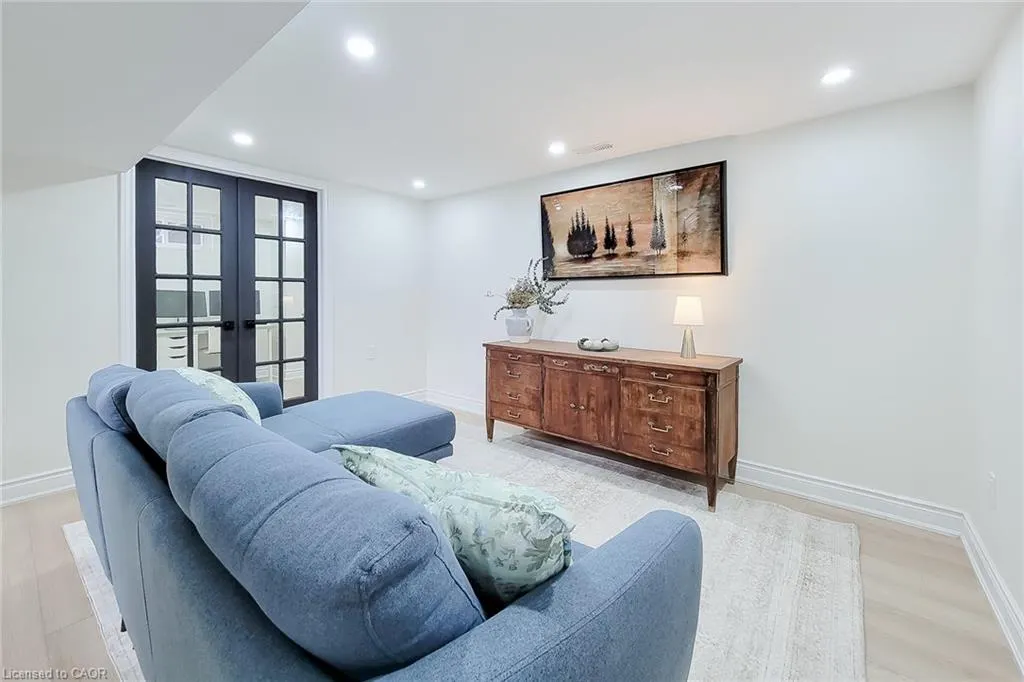 8 Albemarle Street