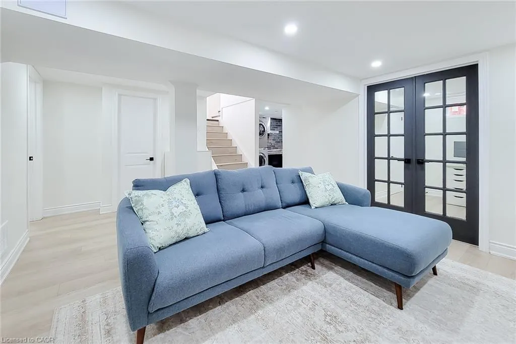 8 Albemarle Street
