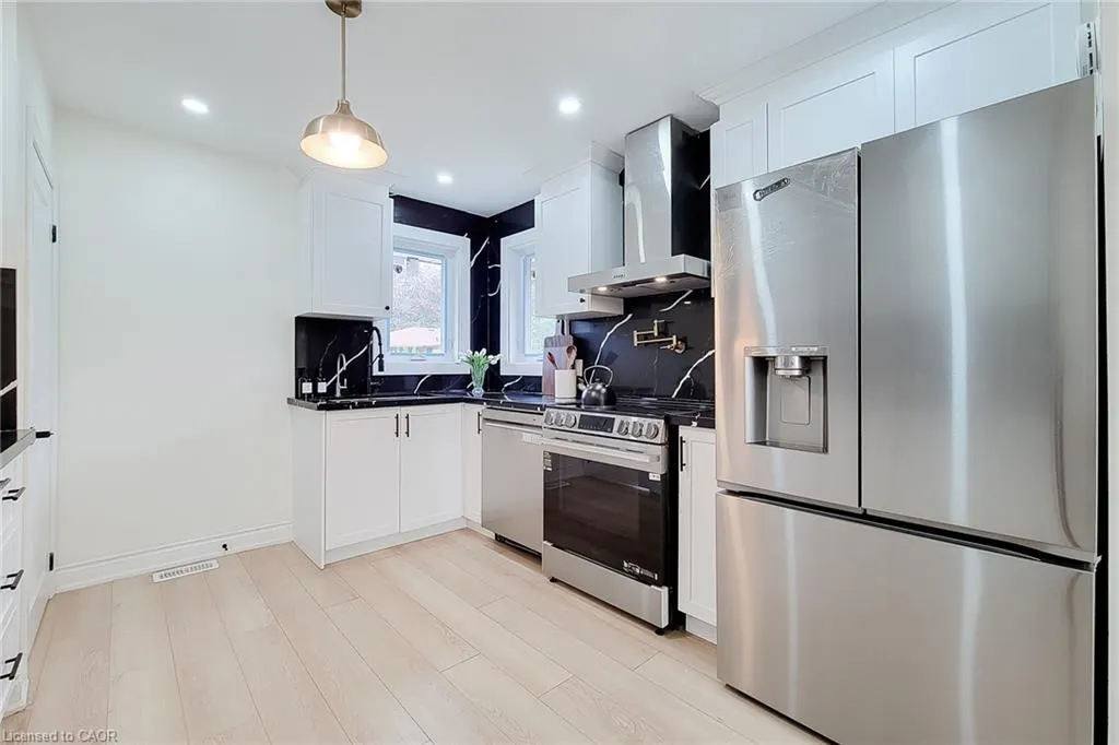 8 Albemarle Street
