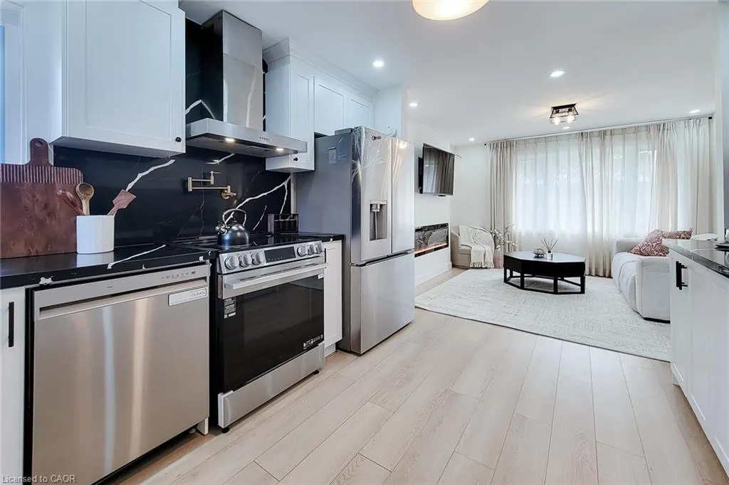 8 Albemarle Street
