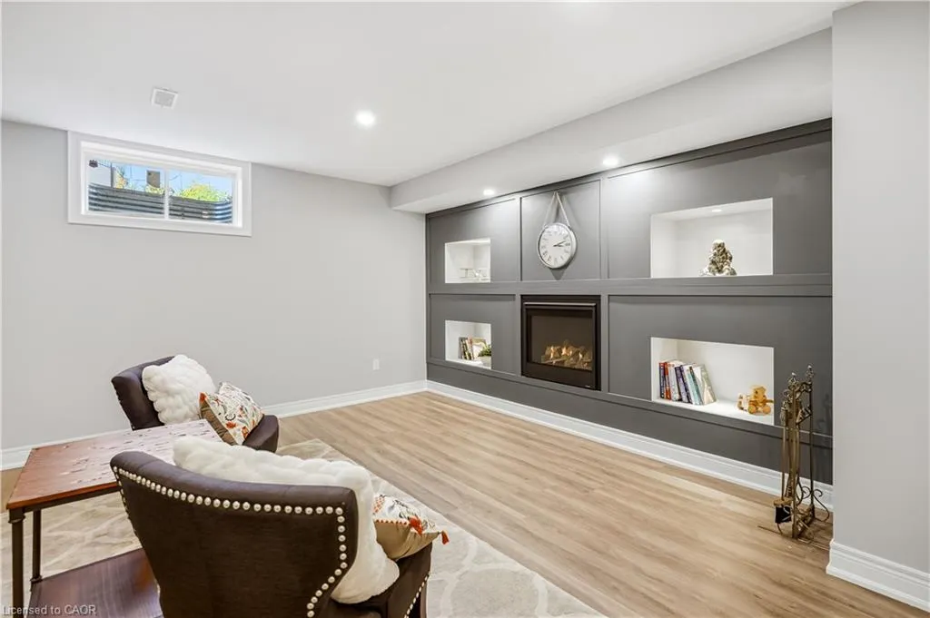 28 Sandalwood Crescent