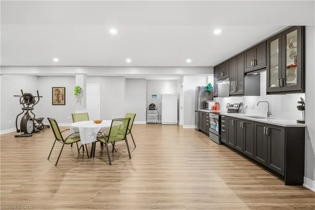 28 Sandalwood Crescent