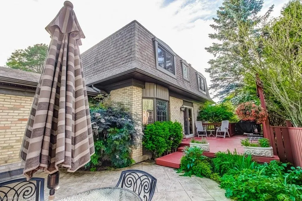 215 Briar Hill Crescent