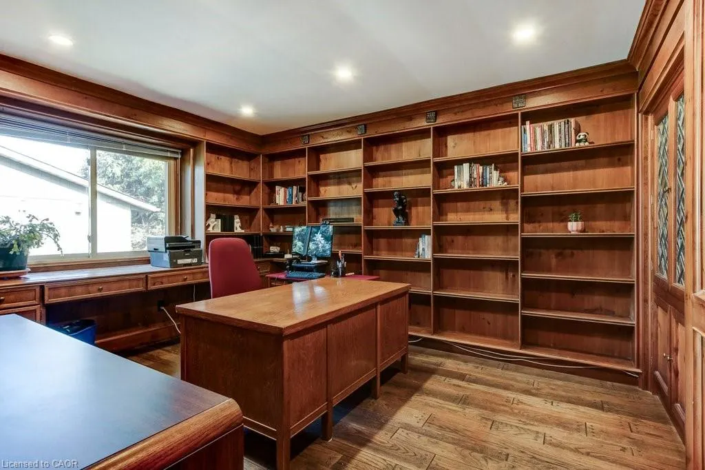 215 Briar Hill Crescent
