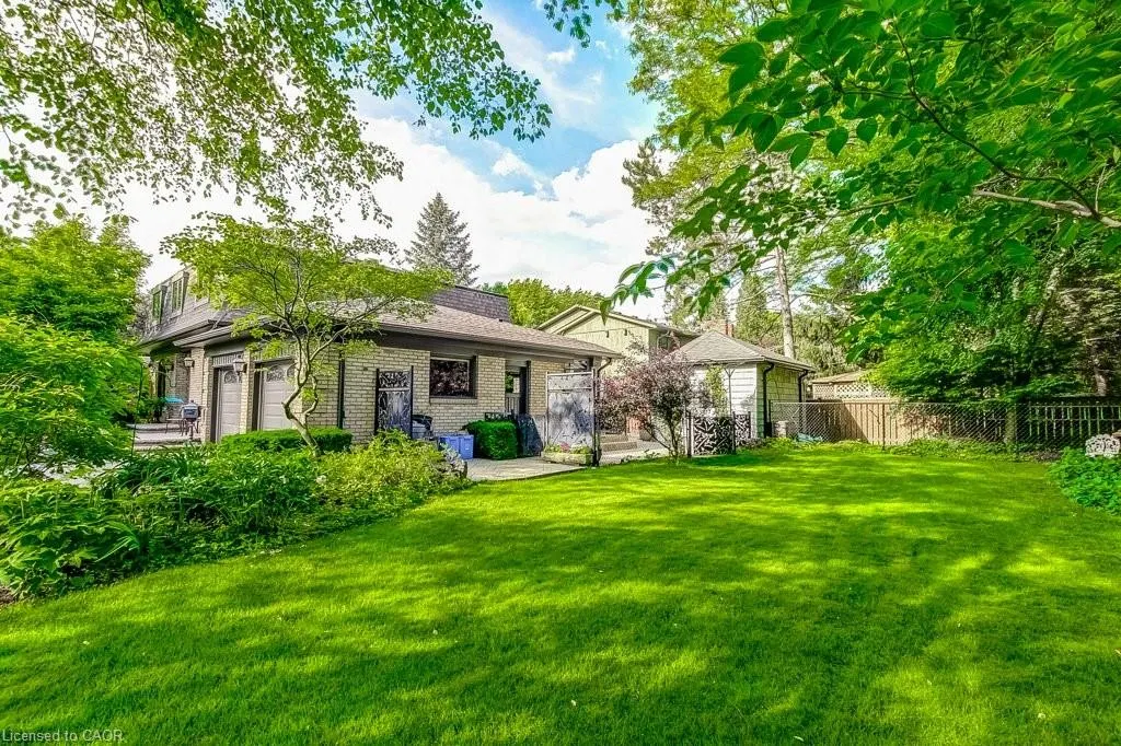 215 Briar Hill Crescent