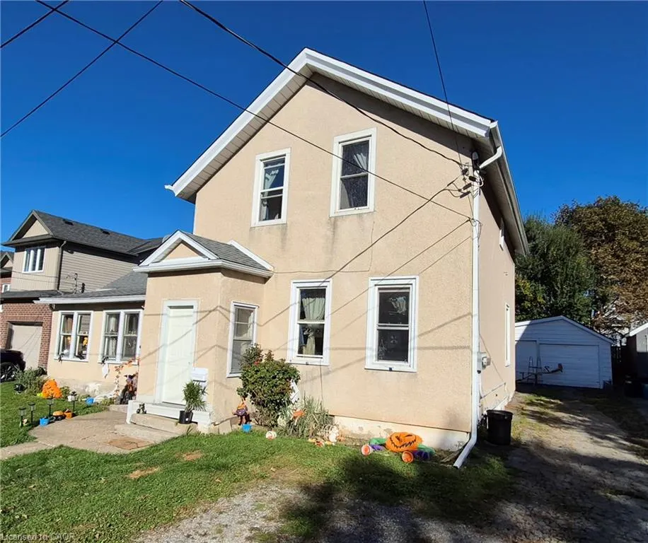 20 Carleton Street N