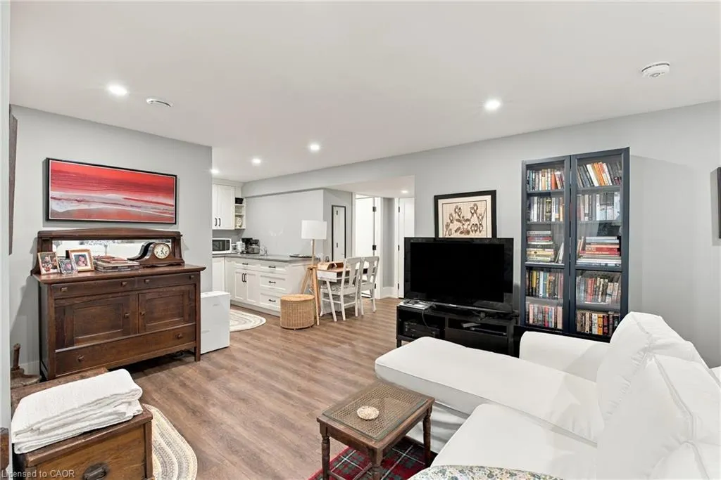 11 Wilberforce Avenue