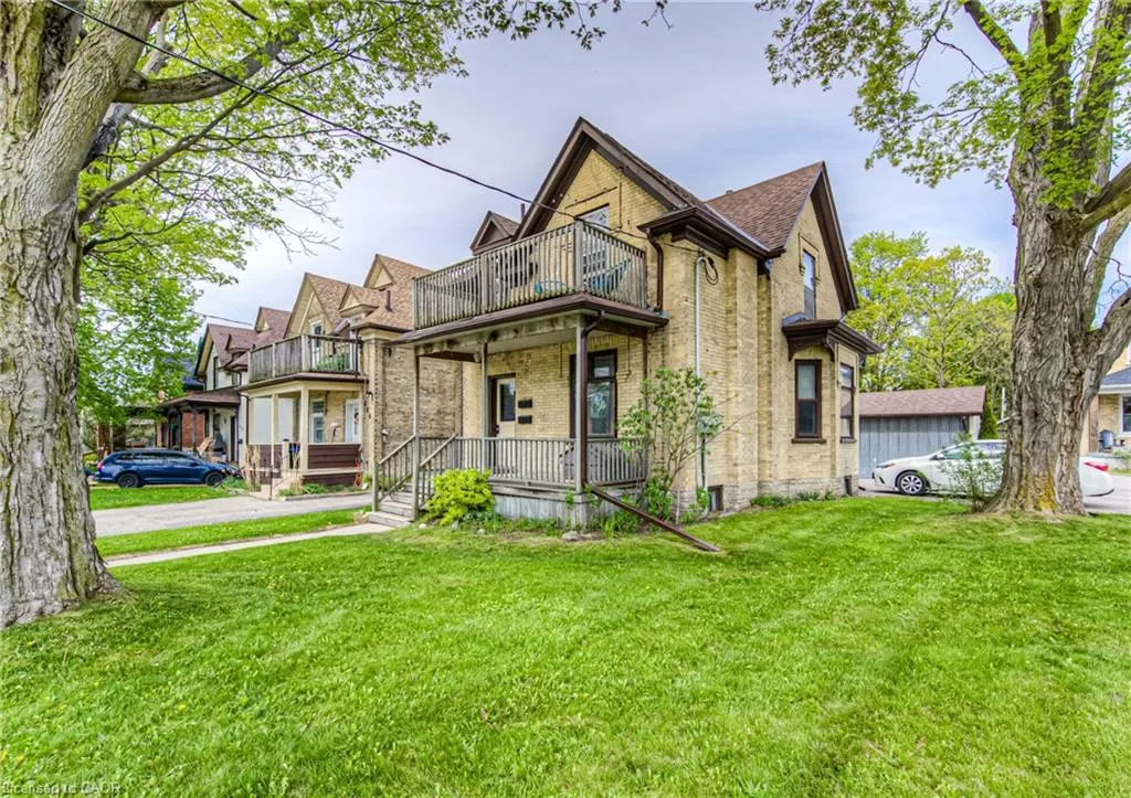 404 Duke Street W #Upper
