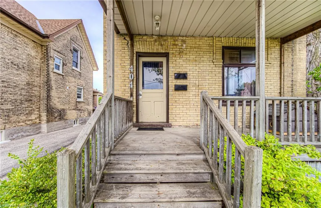 404 Duke Street W #Upper