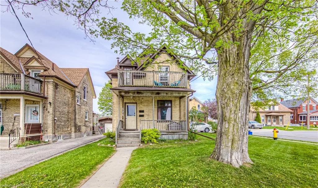 404 Duke Street W #Upper