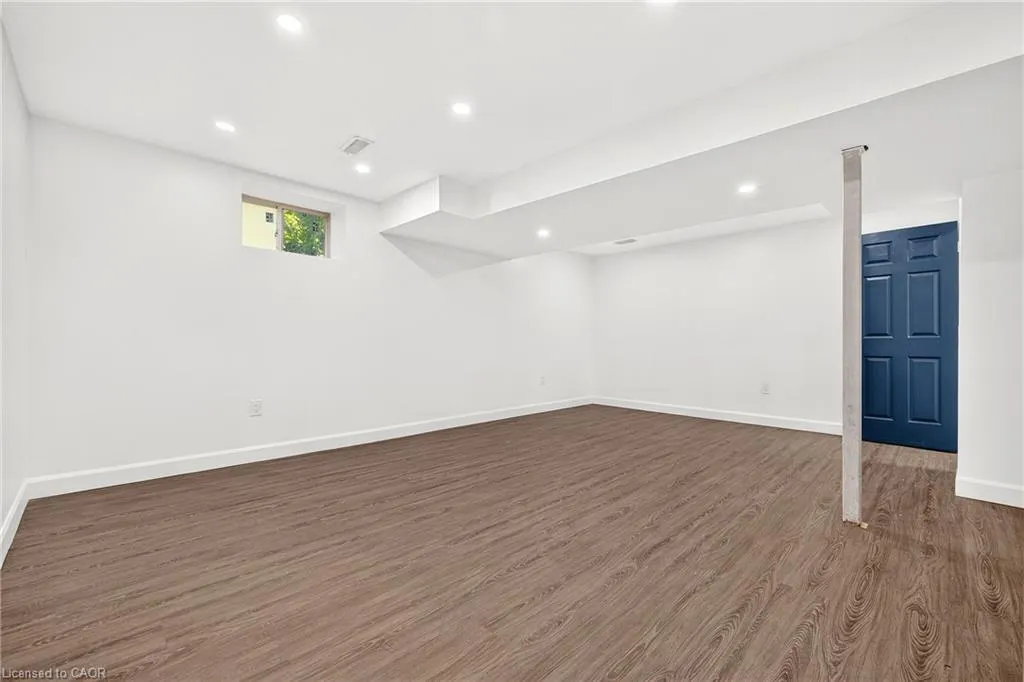 468 Doon South Drive #15