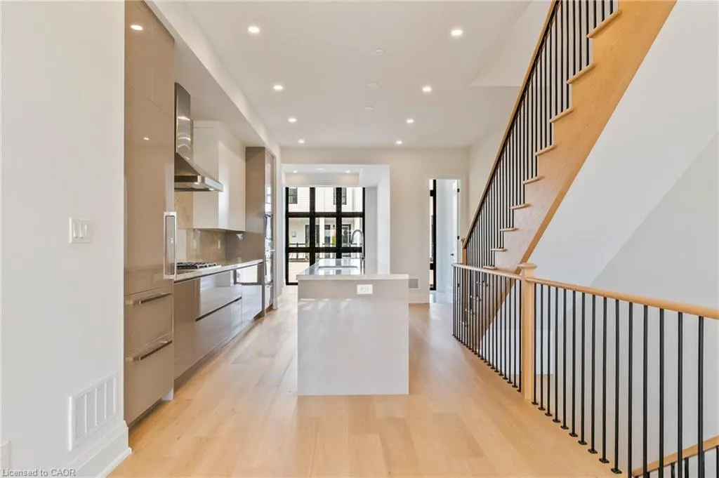 138 East Street #4