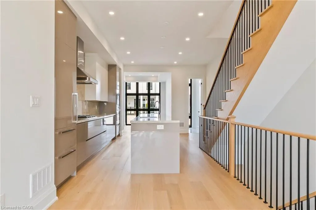 138 East Street #4