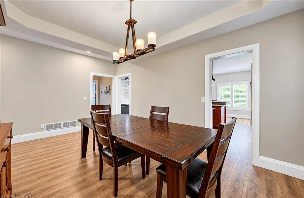 102 Schweitzer Crescent