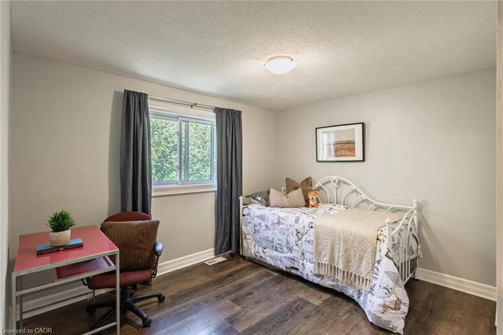 141 Viscount Road