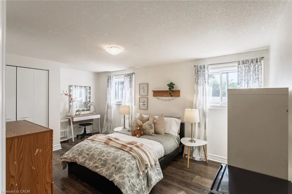 141 Viscount Road