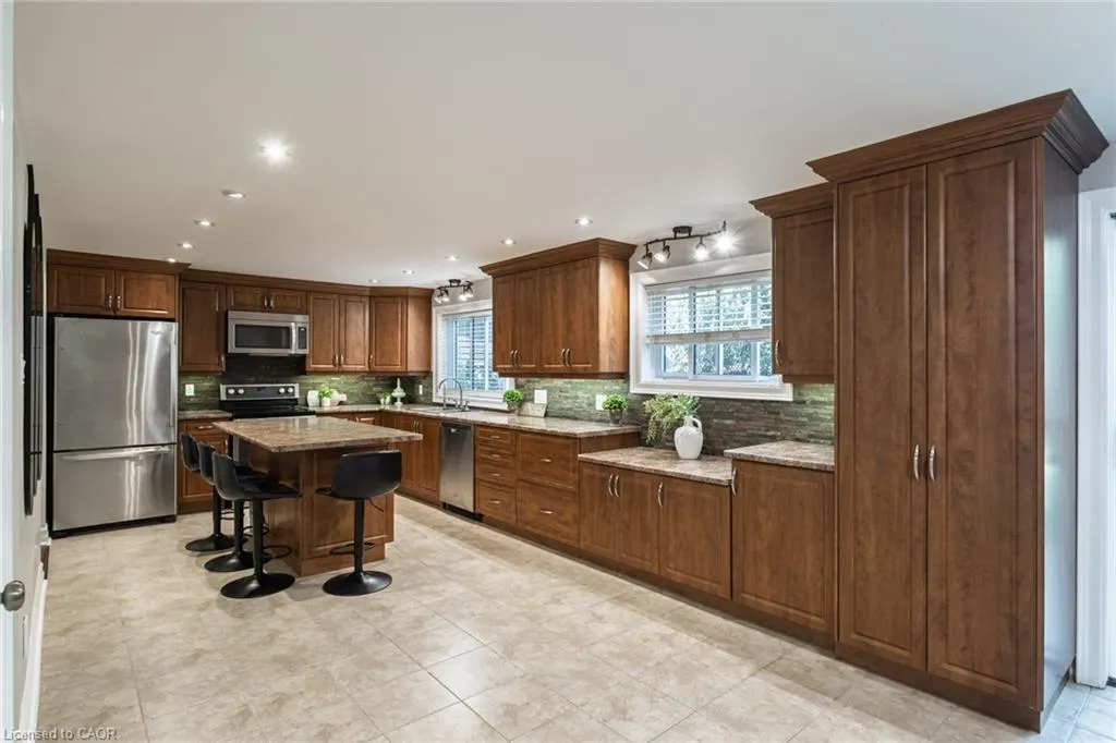 141 Viscount Road
