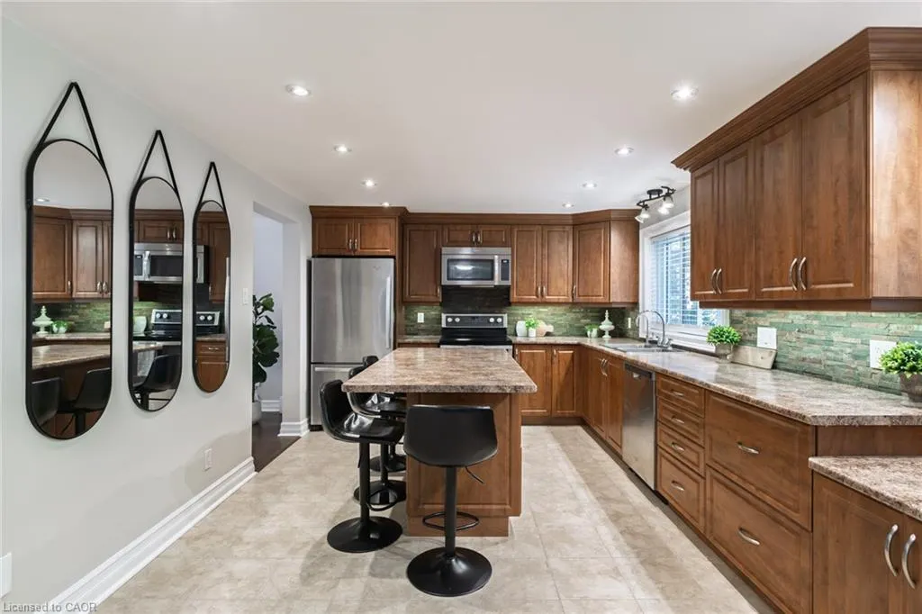 141 Viscount Road