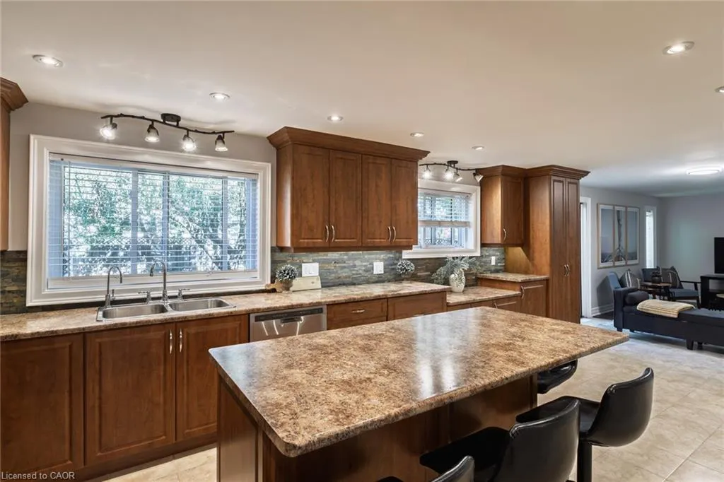 141 Viscount Road
