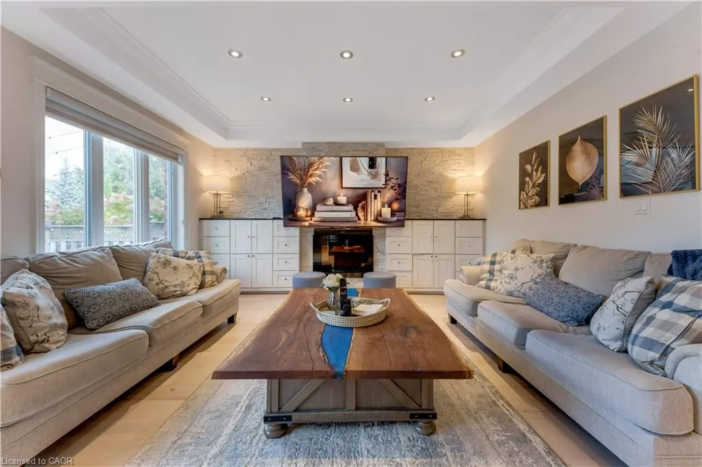 444 Thomas Slee Drive