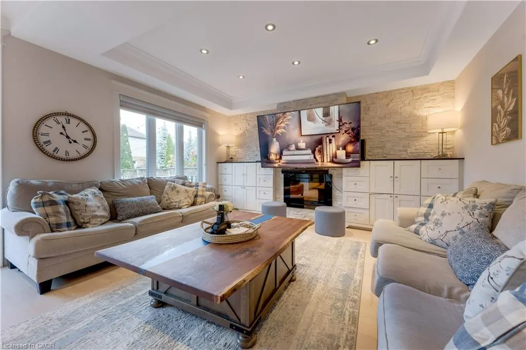 444 Thomas Slee Drive