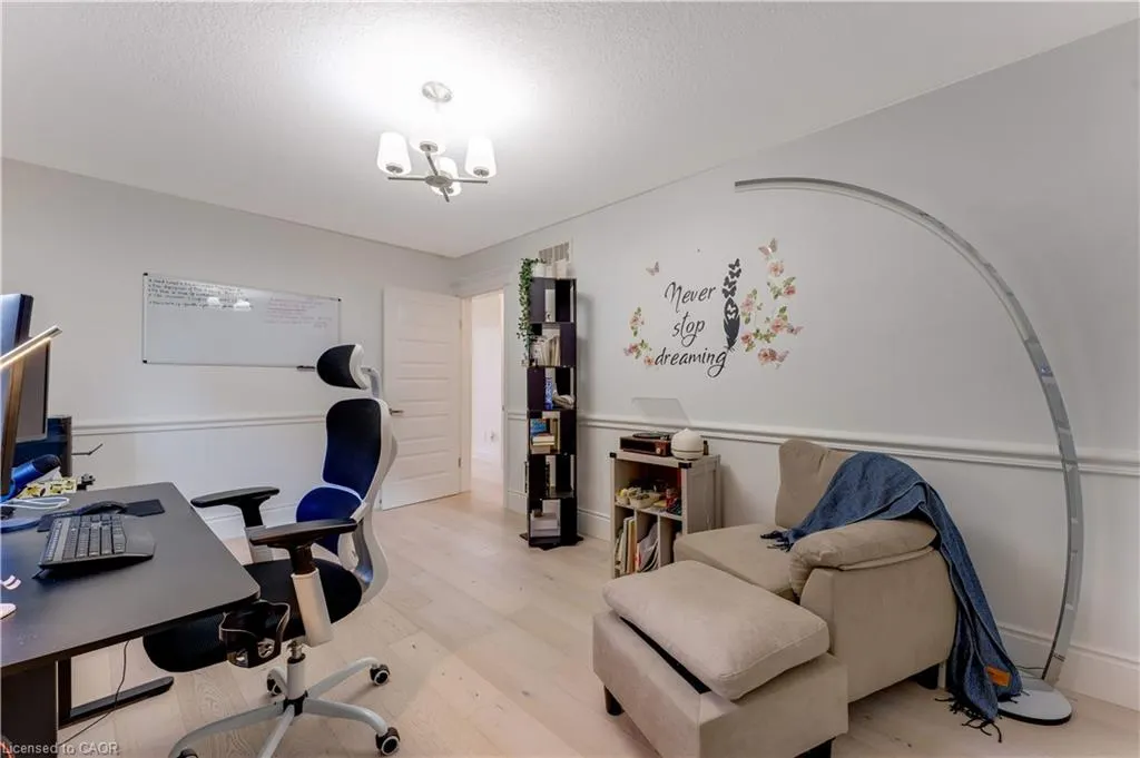 444 Thomas Slee Drive