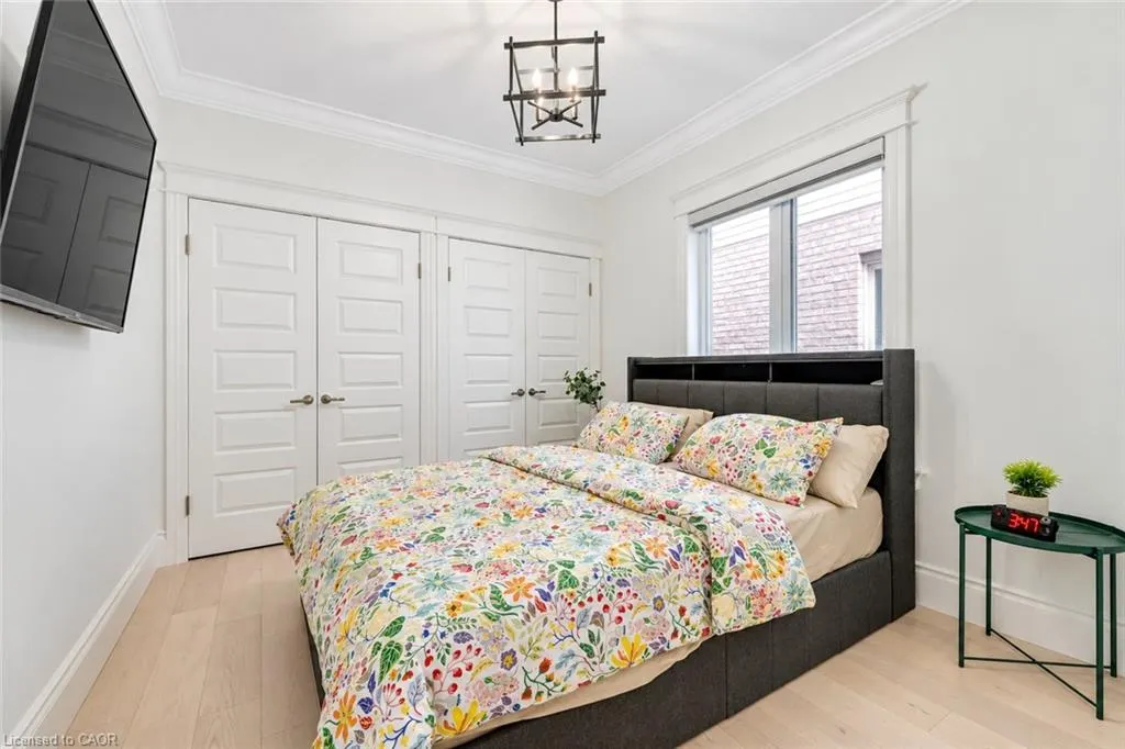 444 Thomas Slee Drive