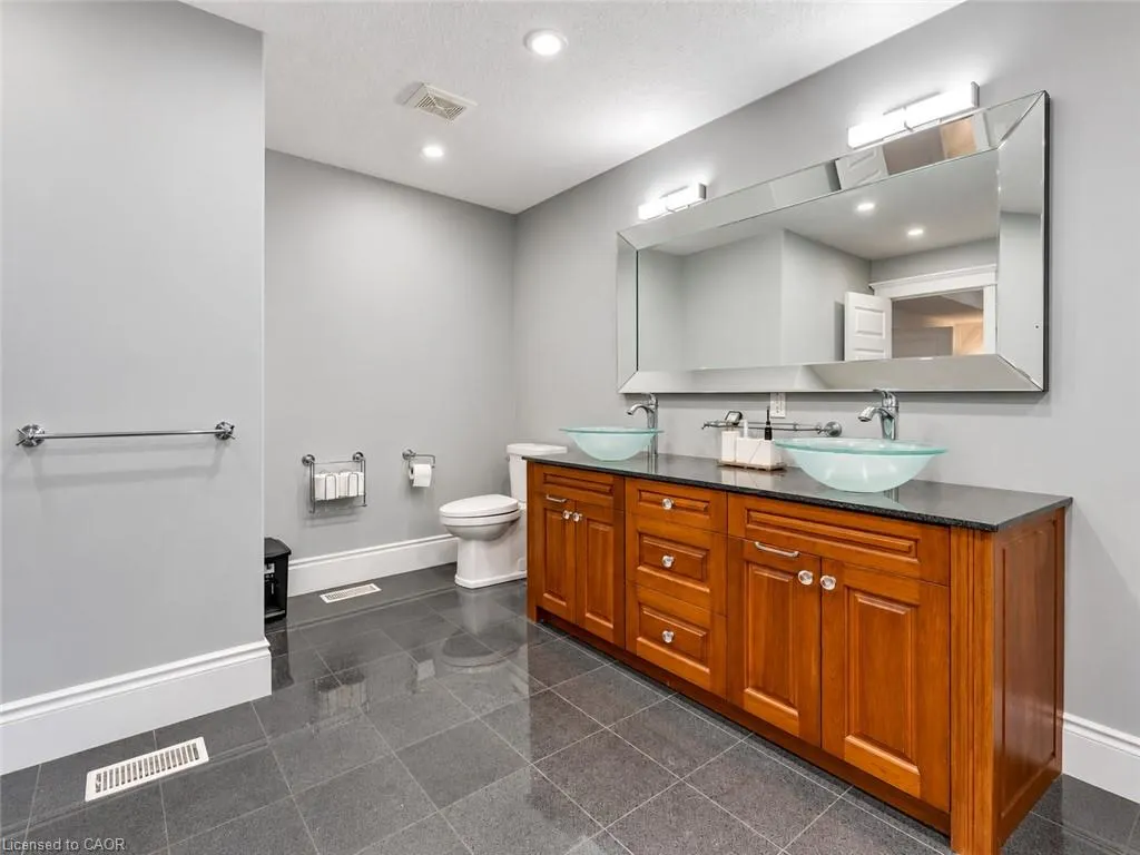 444 Thomas Slee Drive
