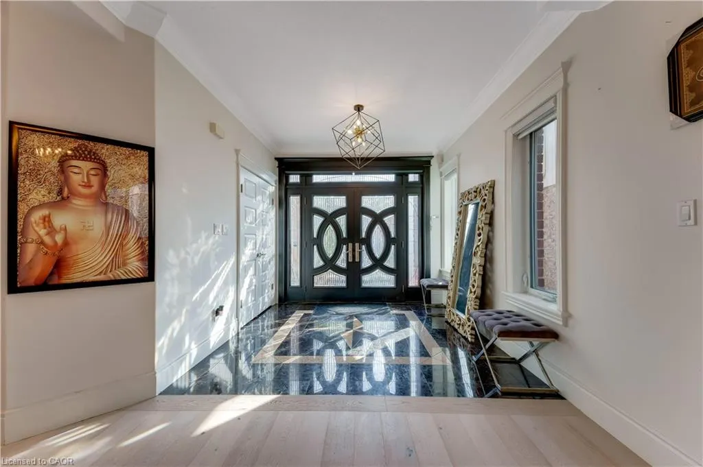 444 Thomas Slee Drive