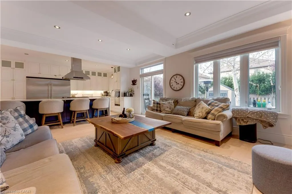 444 Thomas Slee Drive