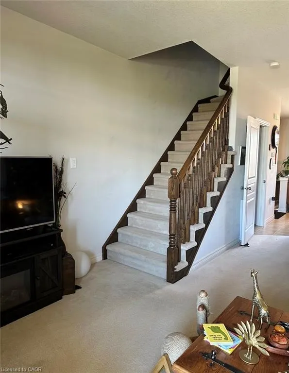 8 Hemlock Way #6