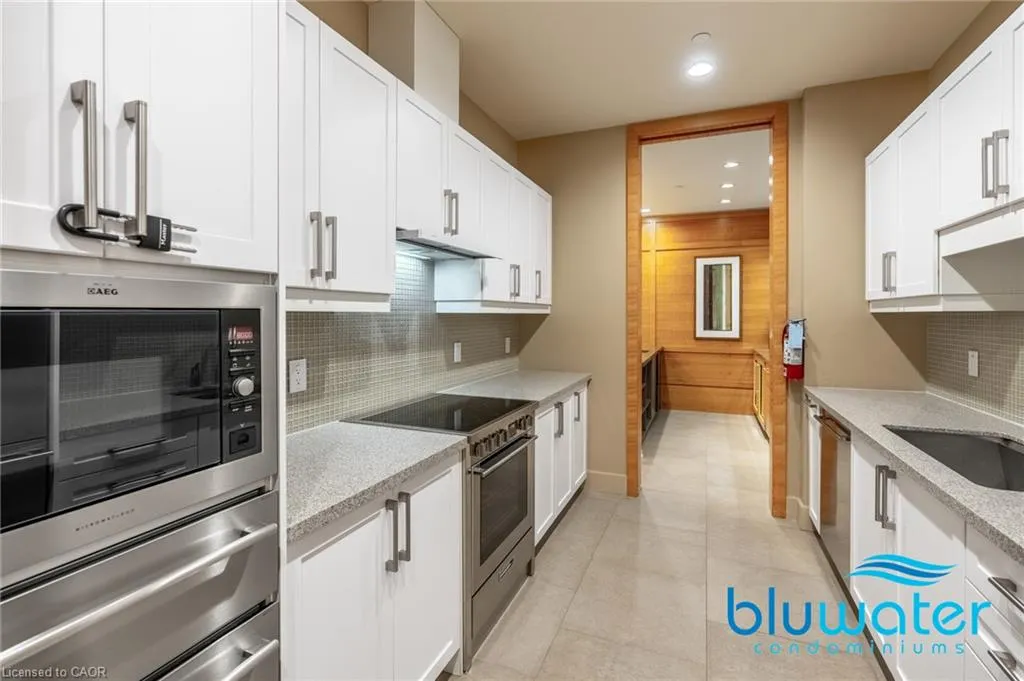 3500 Lakeshore Road W #711