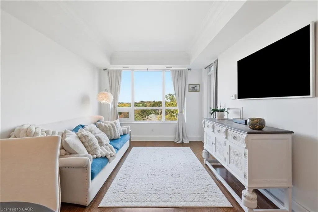 3500 Lakeshore Road W #711