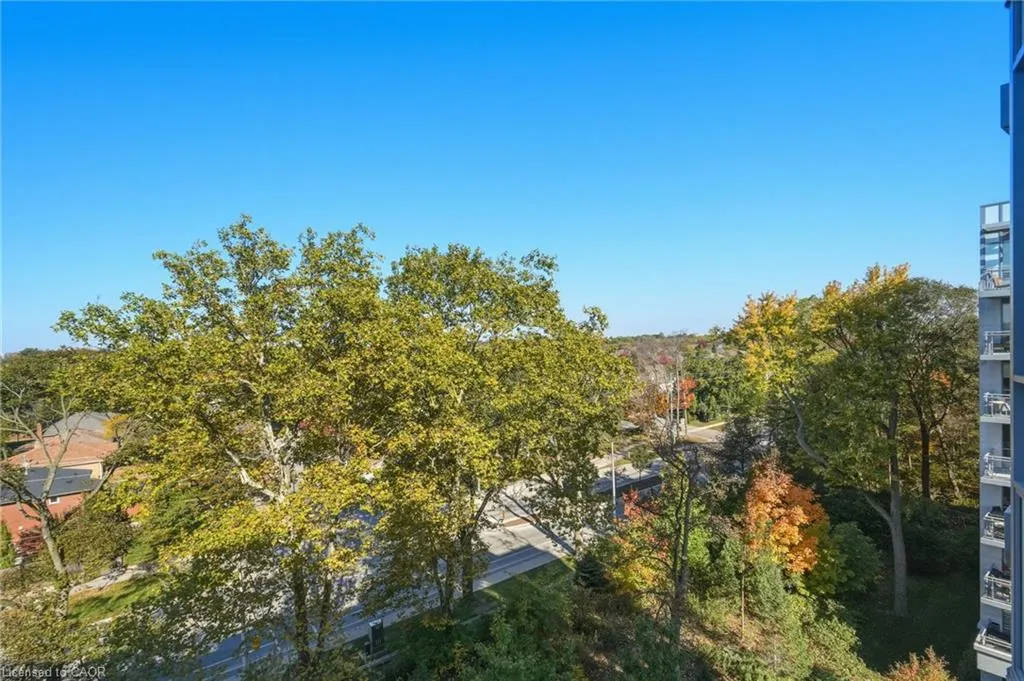 3500 Lakeshore Road W #711
