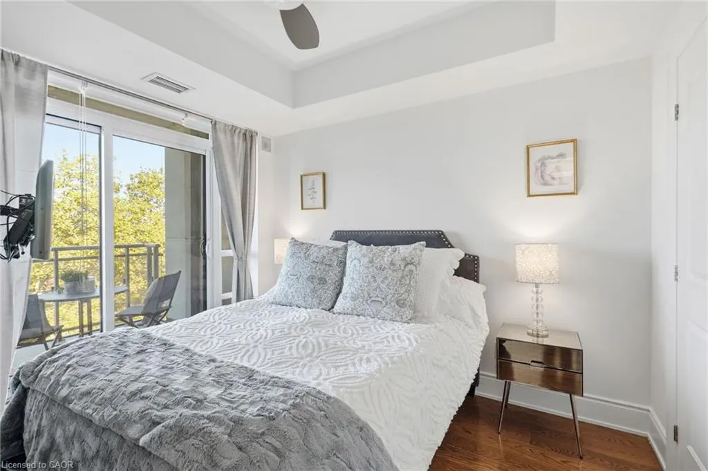 3500 Lakeshore Road W #711
