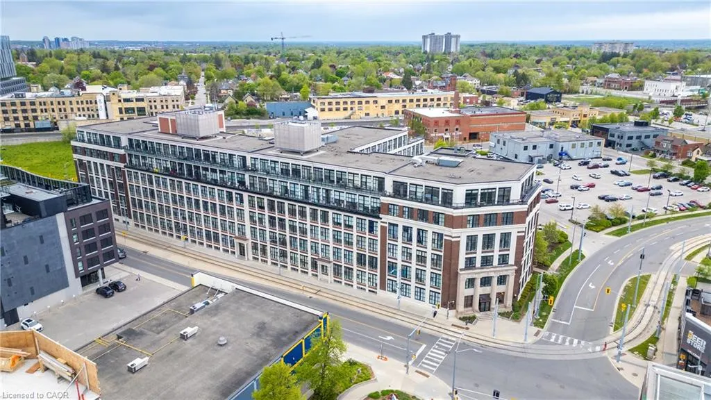 404 King Street W #405