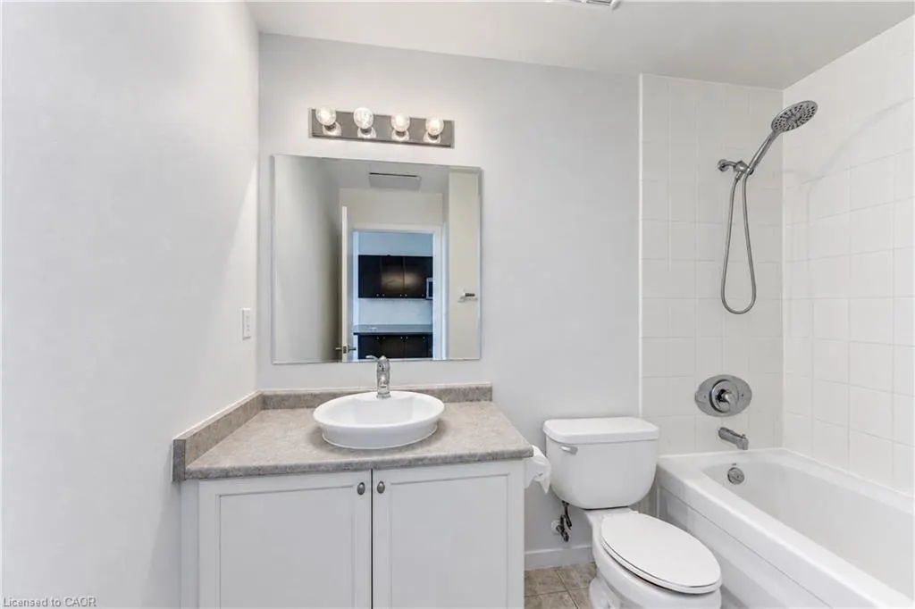 404 King Street W #405
