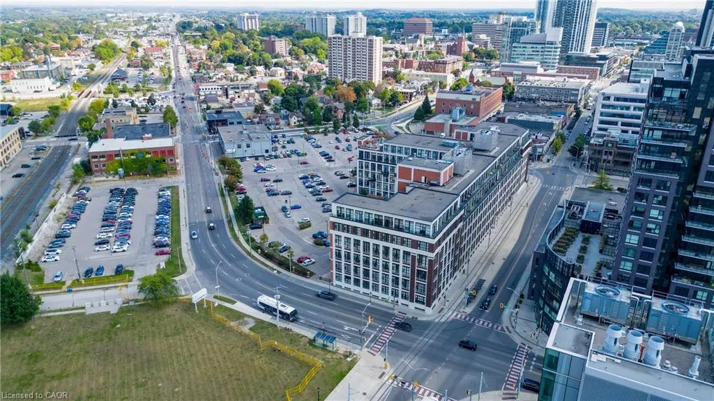 404 King Street W #405