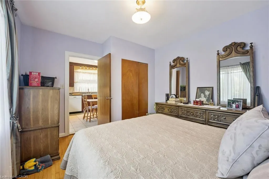 1873 Main Street E
