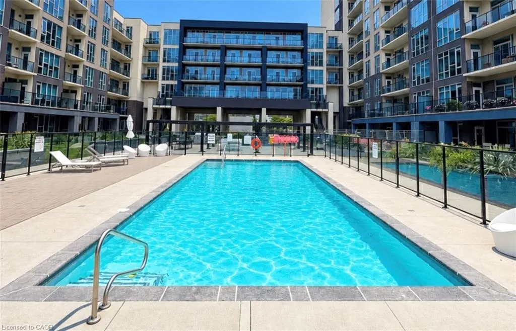 16 Concord Place #PH613
