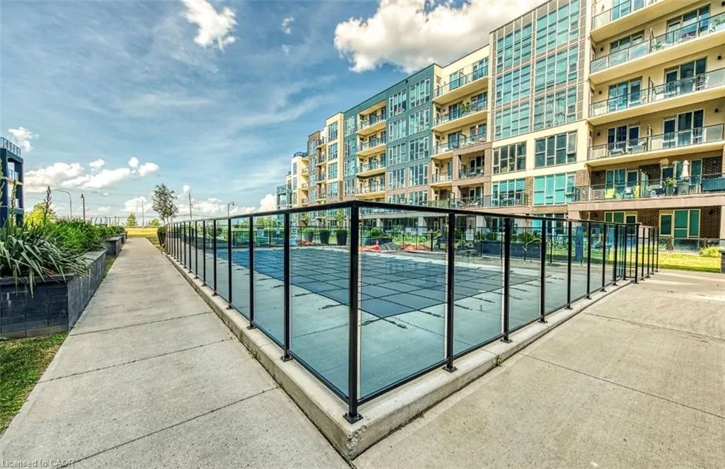 16 Concord Place #PH613