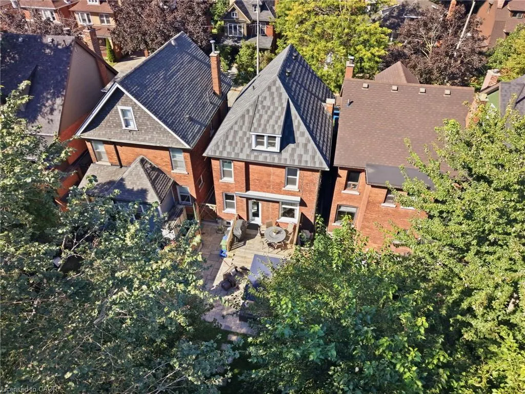 35 Fairleigh Avenue S