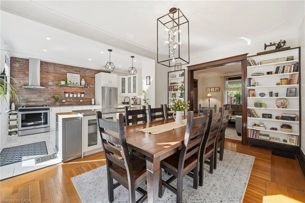 35 Fairleigh Avenue S