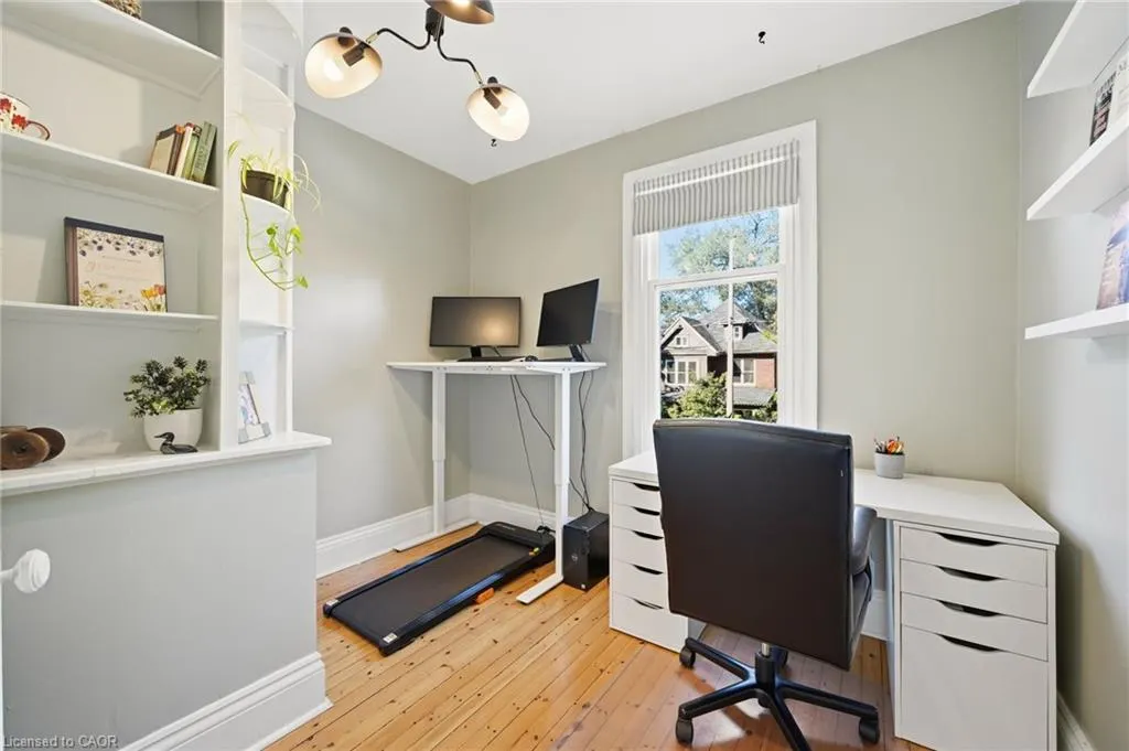 35 Fairleigh Avenue S